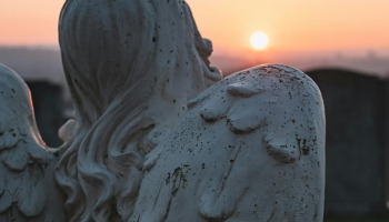 Co zrobić po śmierci bliskiej osoby? Formalności krok po kroku